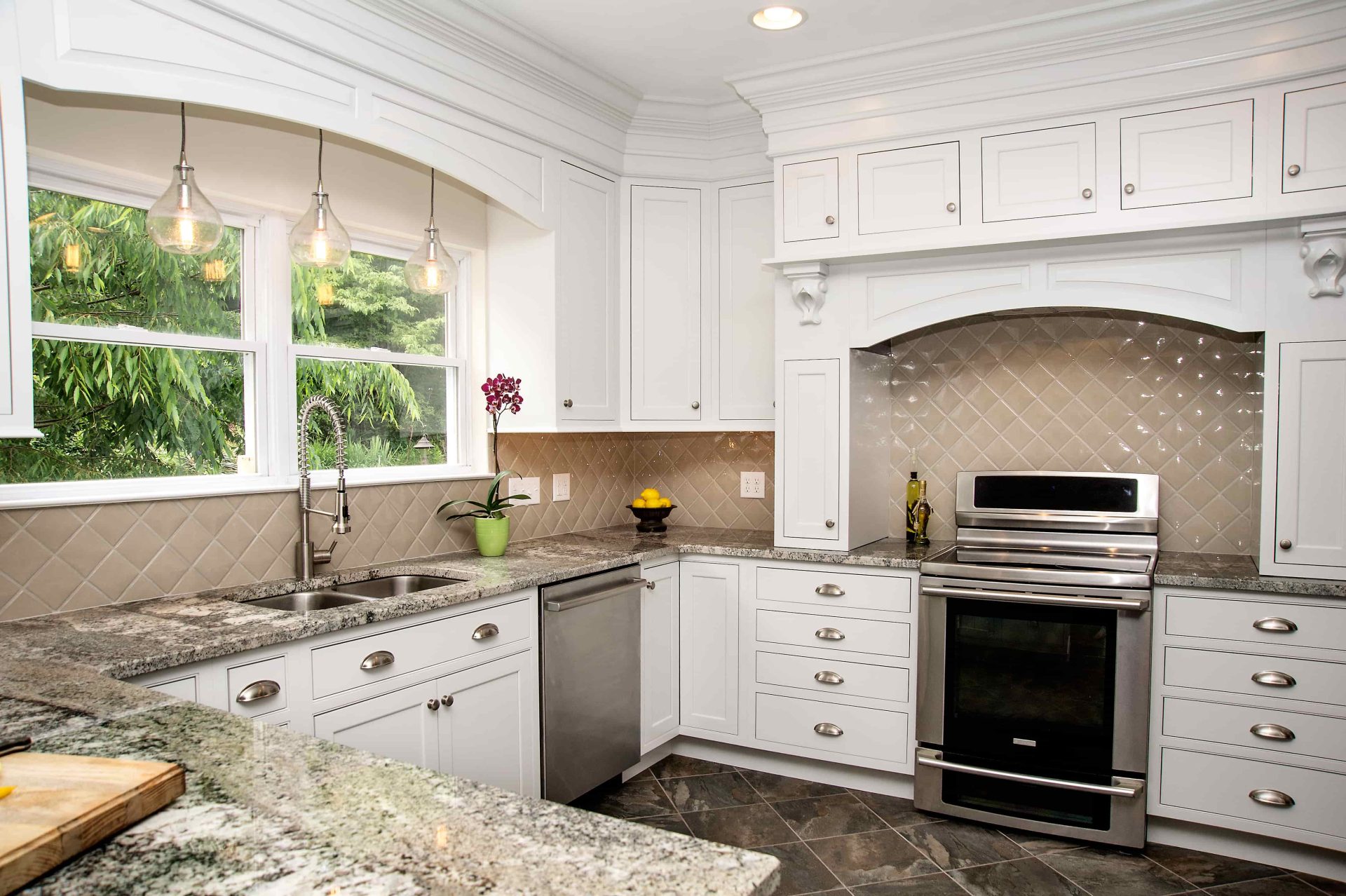 beautifully finished kitchen