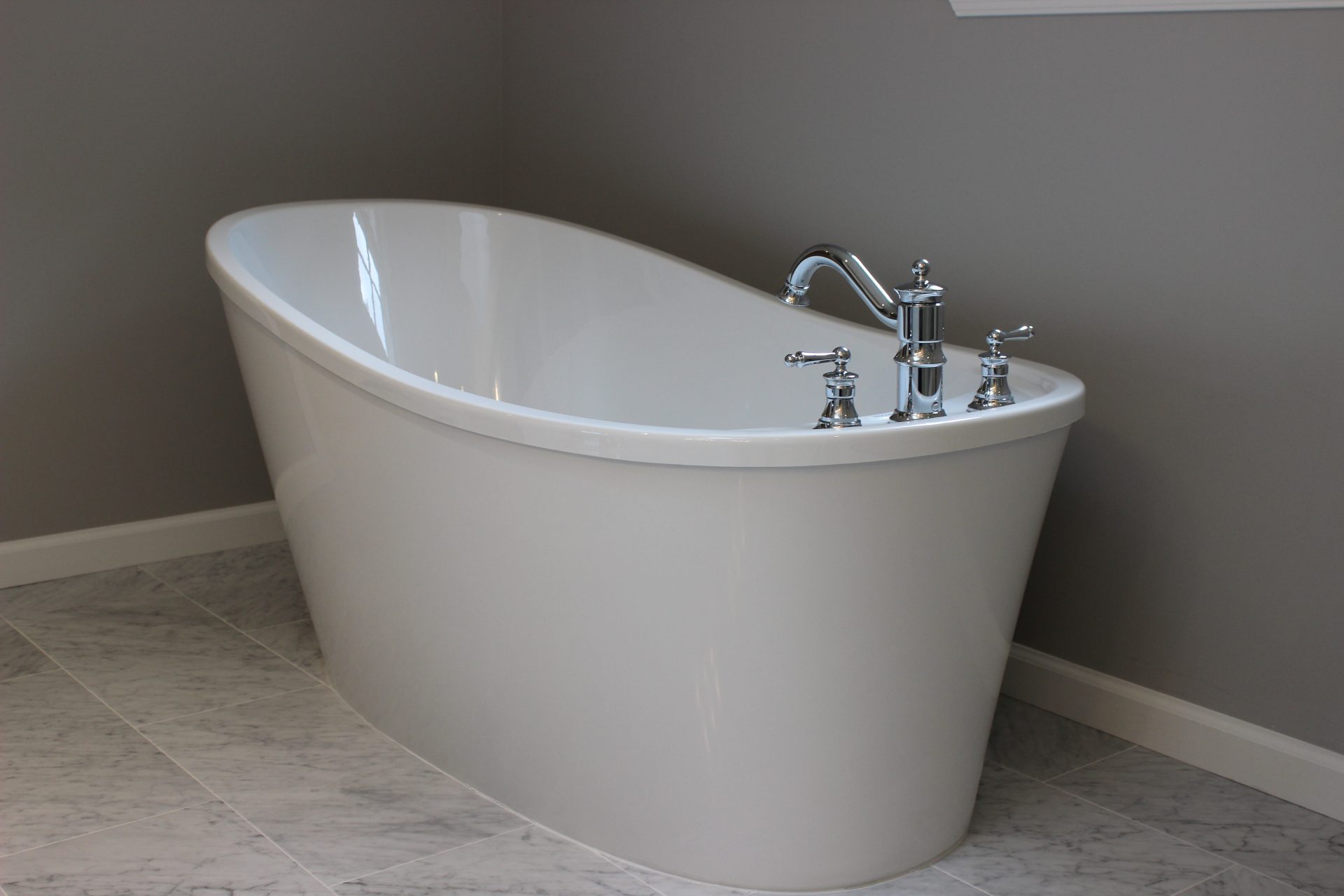 White tub